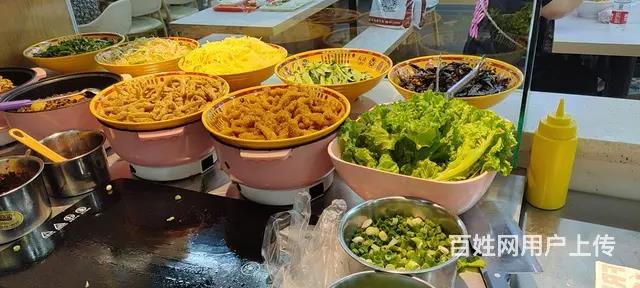 金州地一城嘉睿美食广场美食档口出租，无兑费 