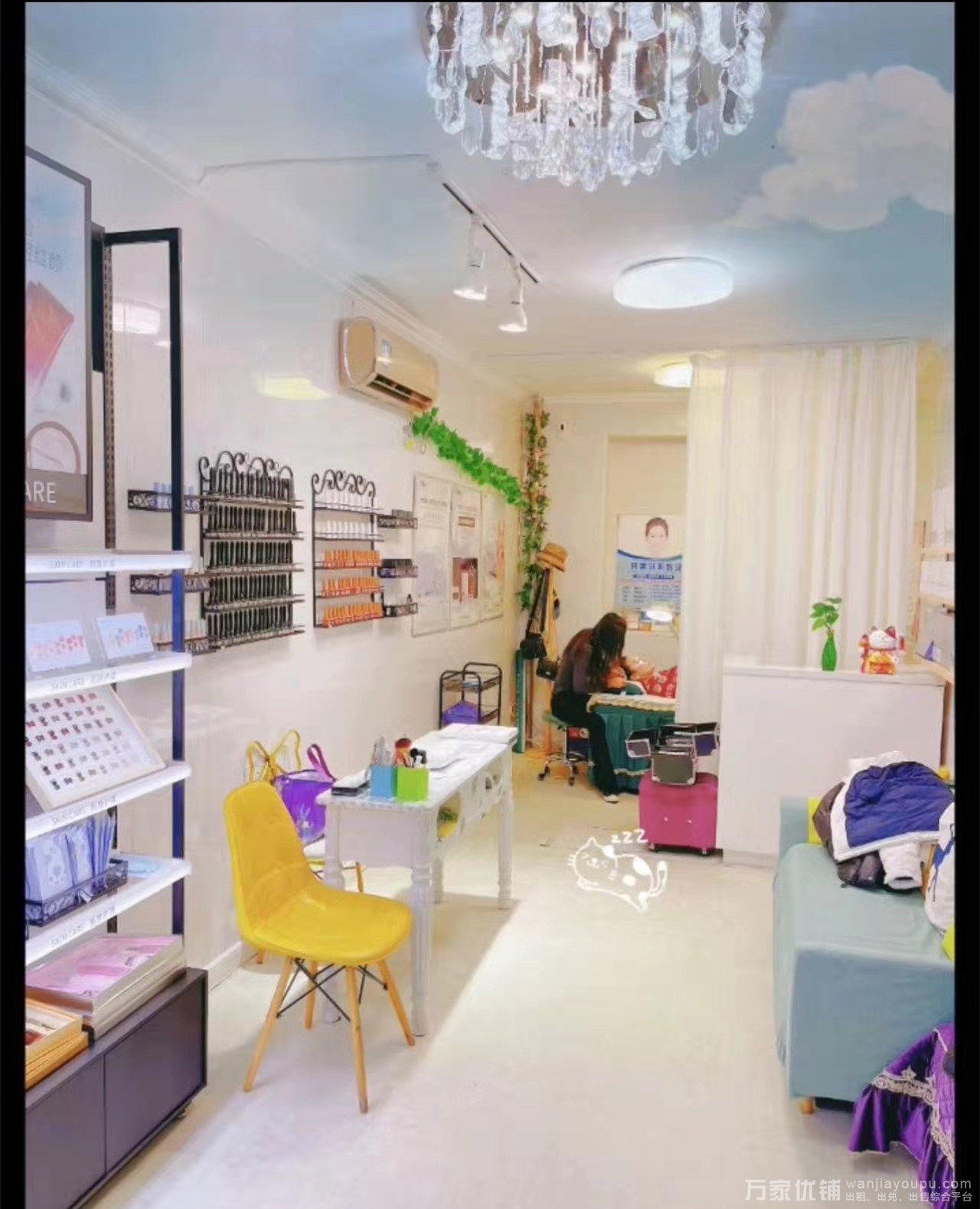 旺铺美容院化妆品店出兑，主道门头，接手适合多种经营