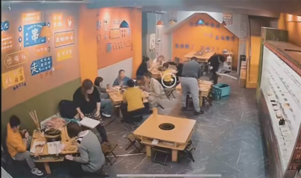 火爆盈利旺铺火锅串串香餐饮店转让，可交技术