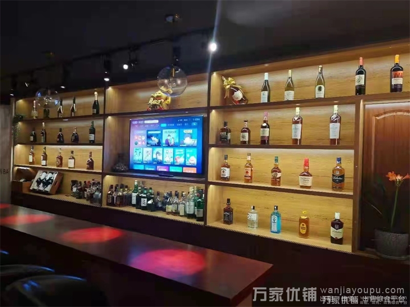民主广场临街旺铺酒吧出兑，接手即可经营