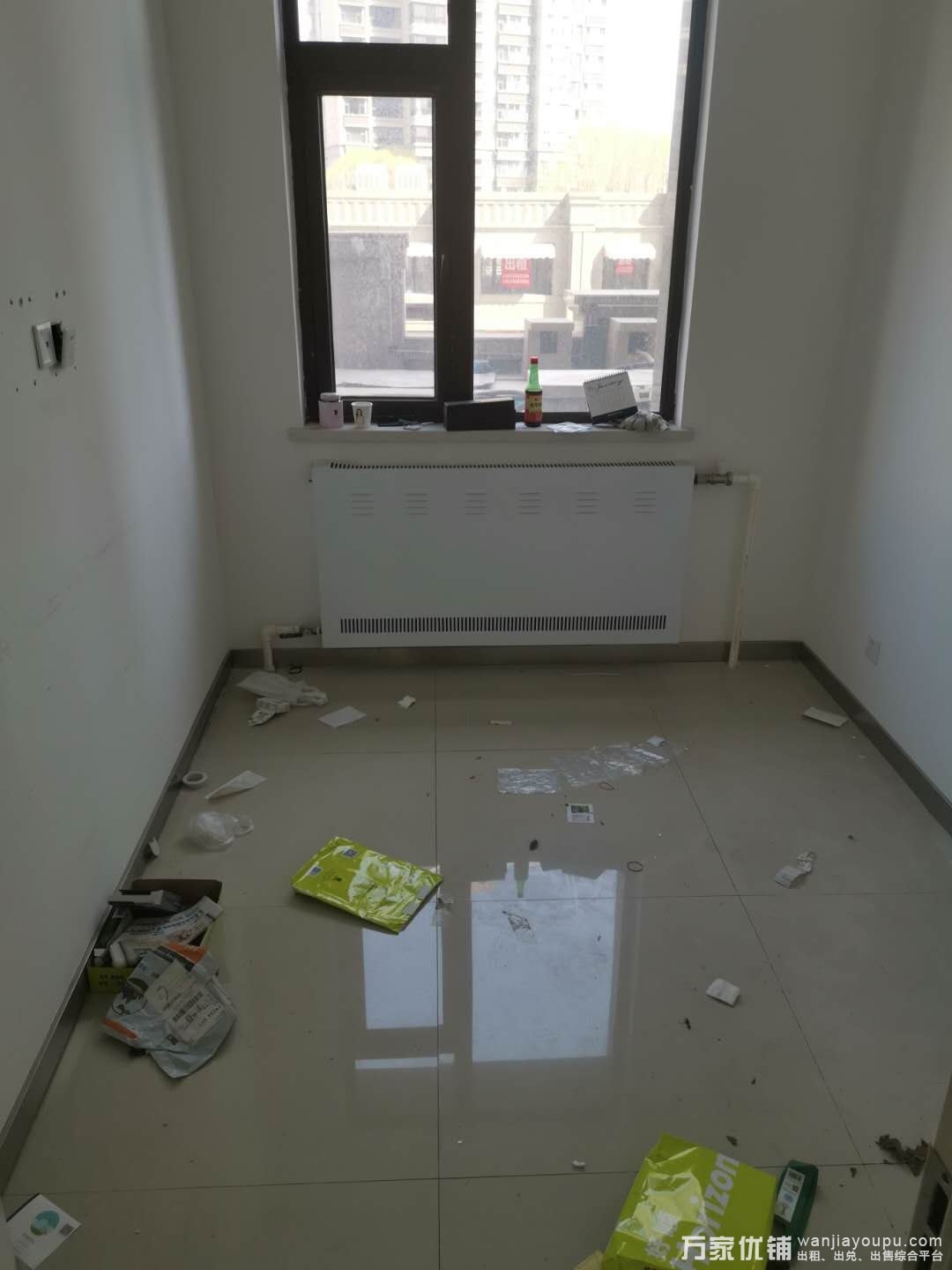 高新万达附近238平旺铺出租出售，已装修