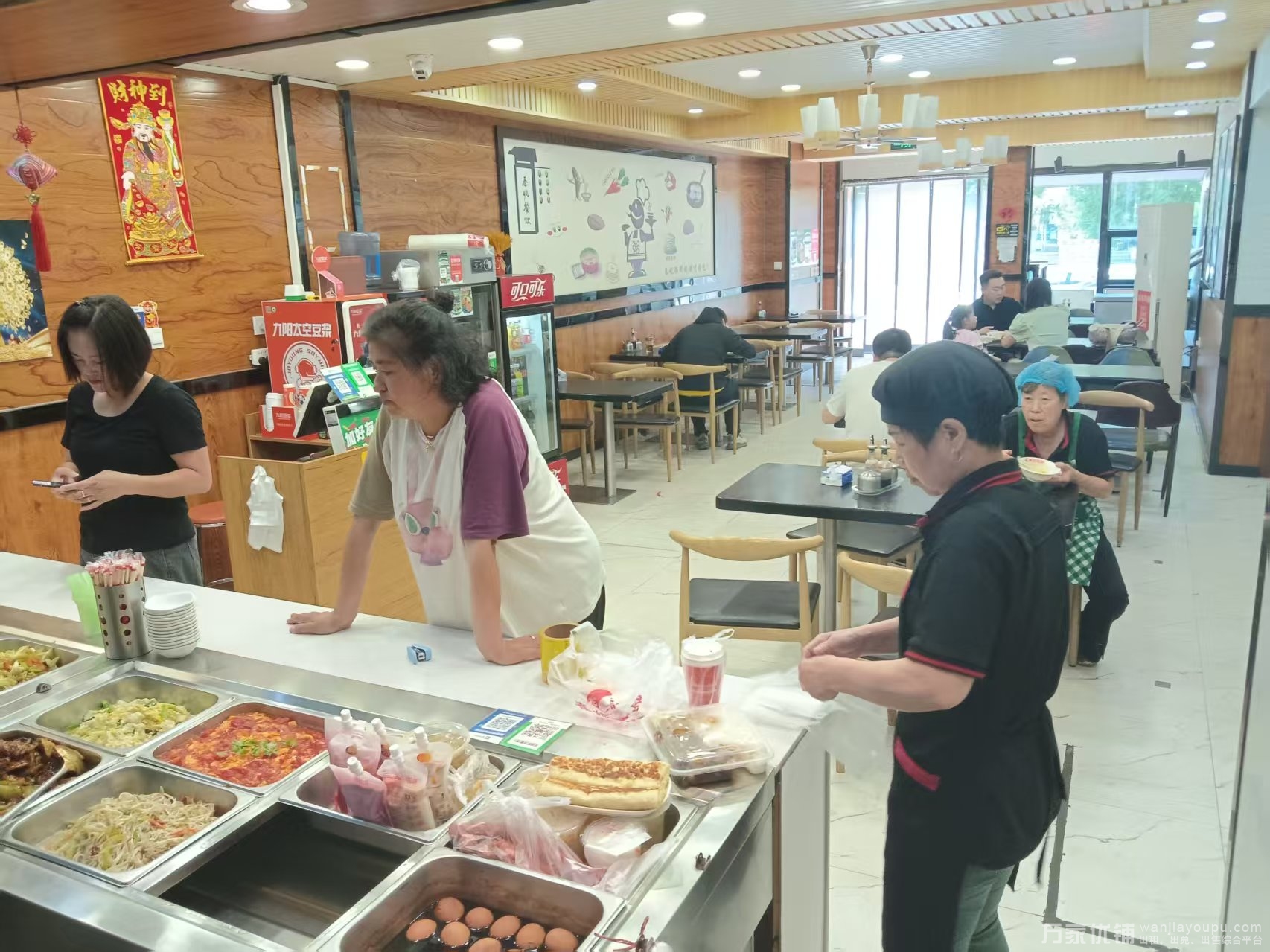 大连湾临街品牌早餐粥铺转让，客