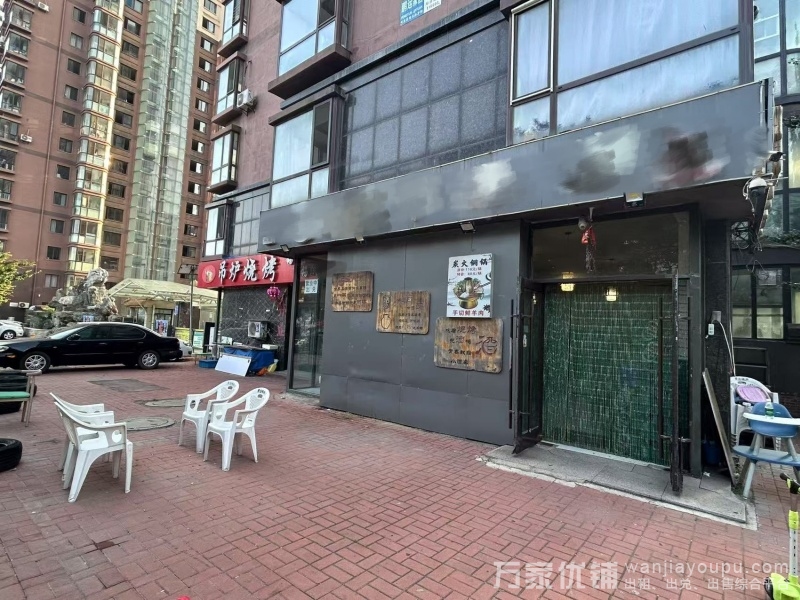 九龙汇出入口经营5年烧烤店转让，口碑好回头客多