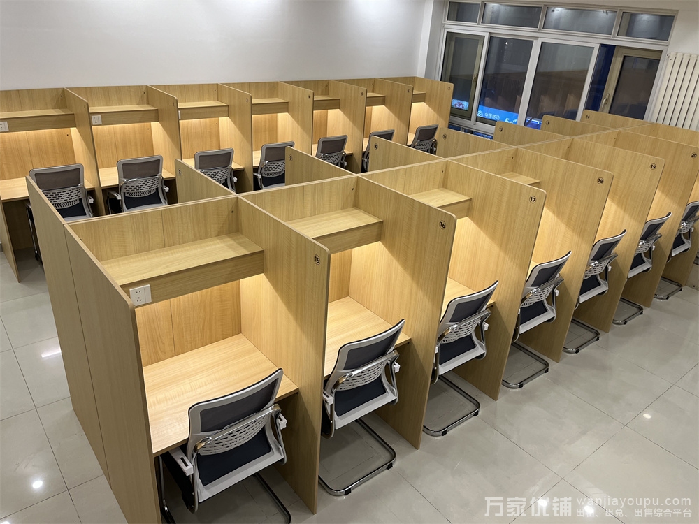 营业中旺铺自习室转让，多所学校