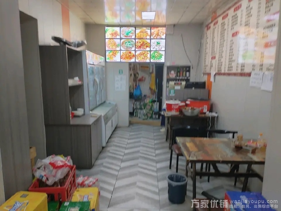 吉庆街临街品牌面馆低价，急转