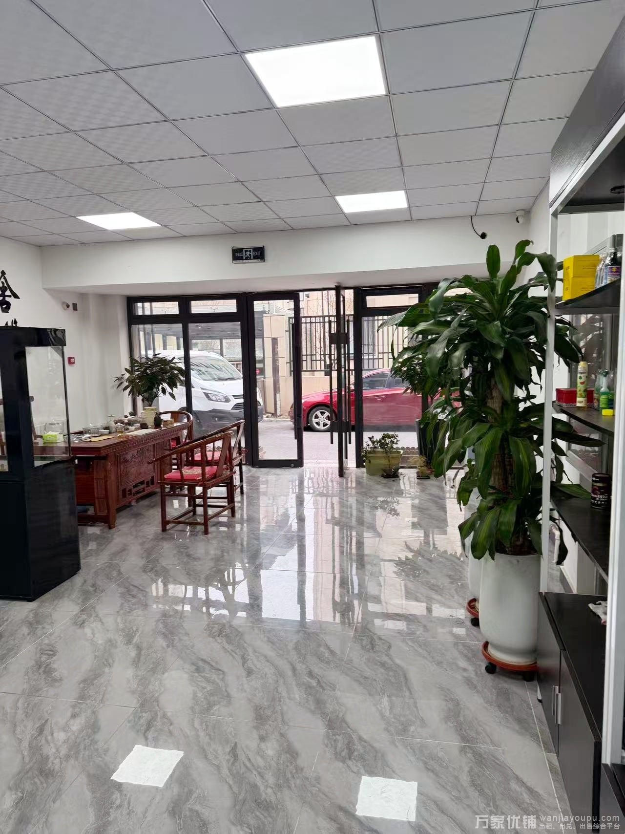 精装公建出租，紧邻梭鱼湾 带家具可直接入驻