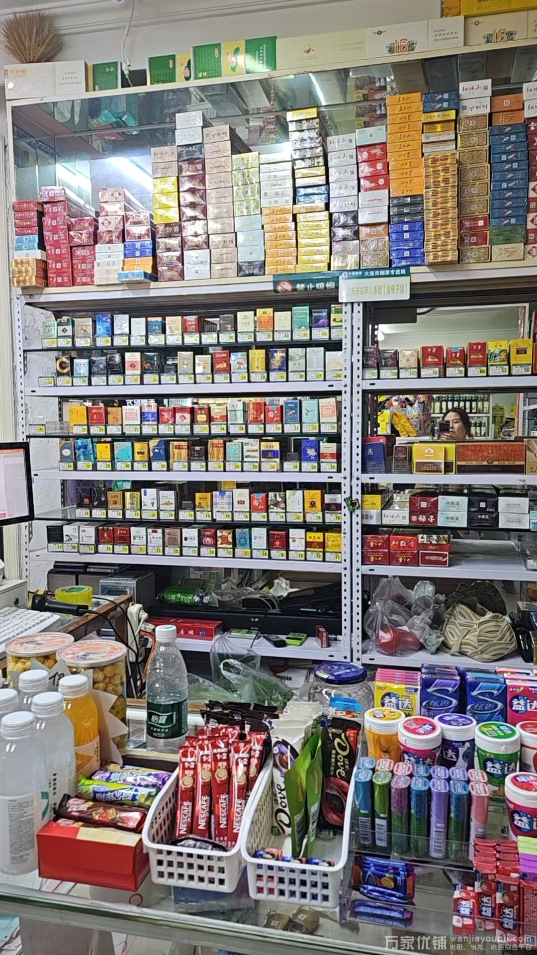 西安路营业中果蔬超市双门头低价转让，位置好流量大