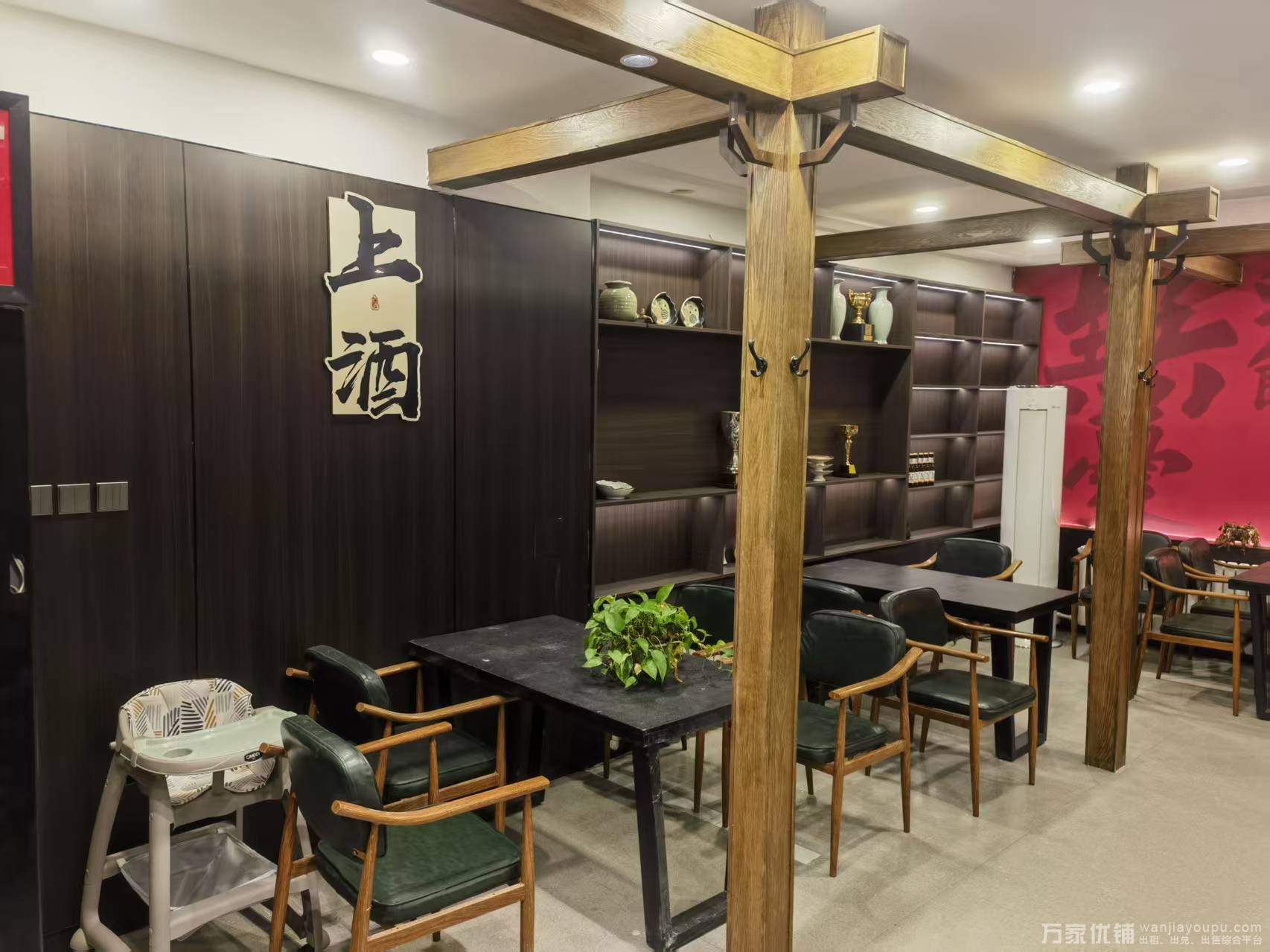 中山大外延安路餐饮旺铺出租，无转让费带独立小院