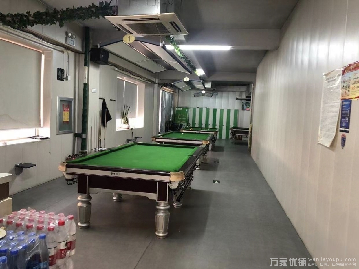 开发区金马路临街旺铺出租，行业不限