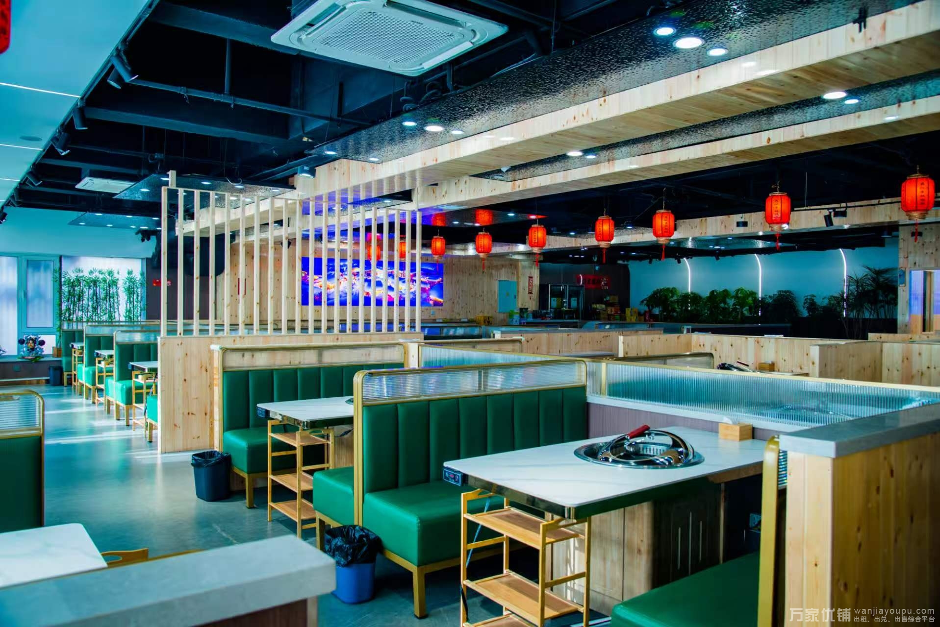 红梅商圈营业中精装修餐饮店转让